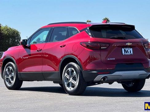 Certified 2025 Chevrolet Blazer LT w/ Convenience Package image 6