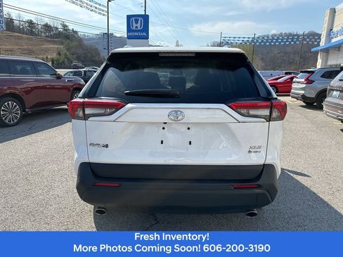 Used 2025 Toyota RAV4 XLE image 4