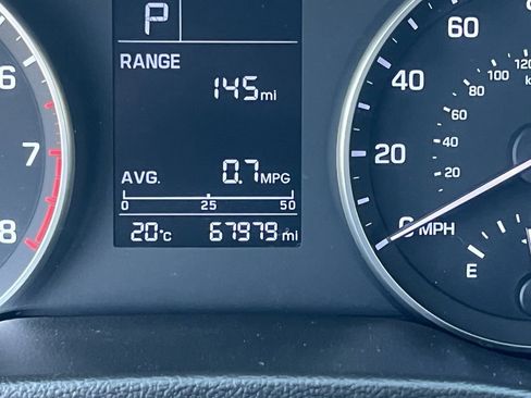 Used 2017 Hyundai Elantra SE image 25