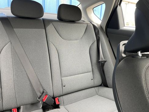 Used 2025 Kia K4 LXS image 36