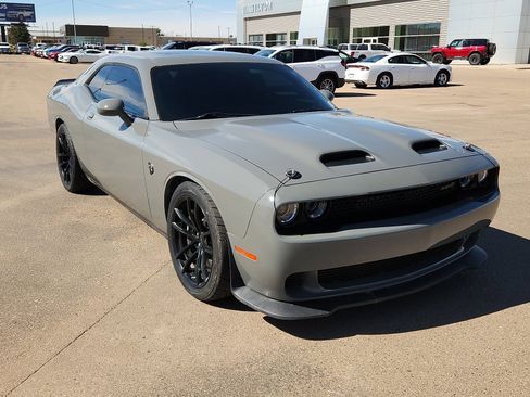 Used 2023 Dodge Challenger SRT Hellcat w/ Driver Convenience Group image 6