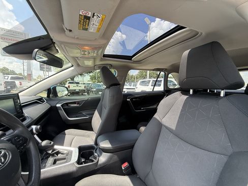 Used 2019 Toyota RAV4 XLE FWD image 27