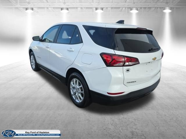 Used 2024 Chevrolet Equinox LS AWD/4WD image 2