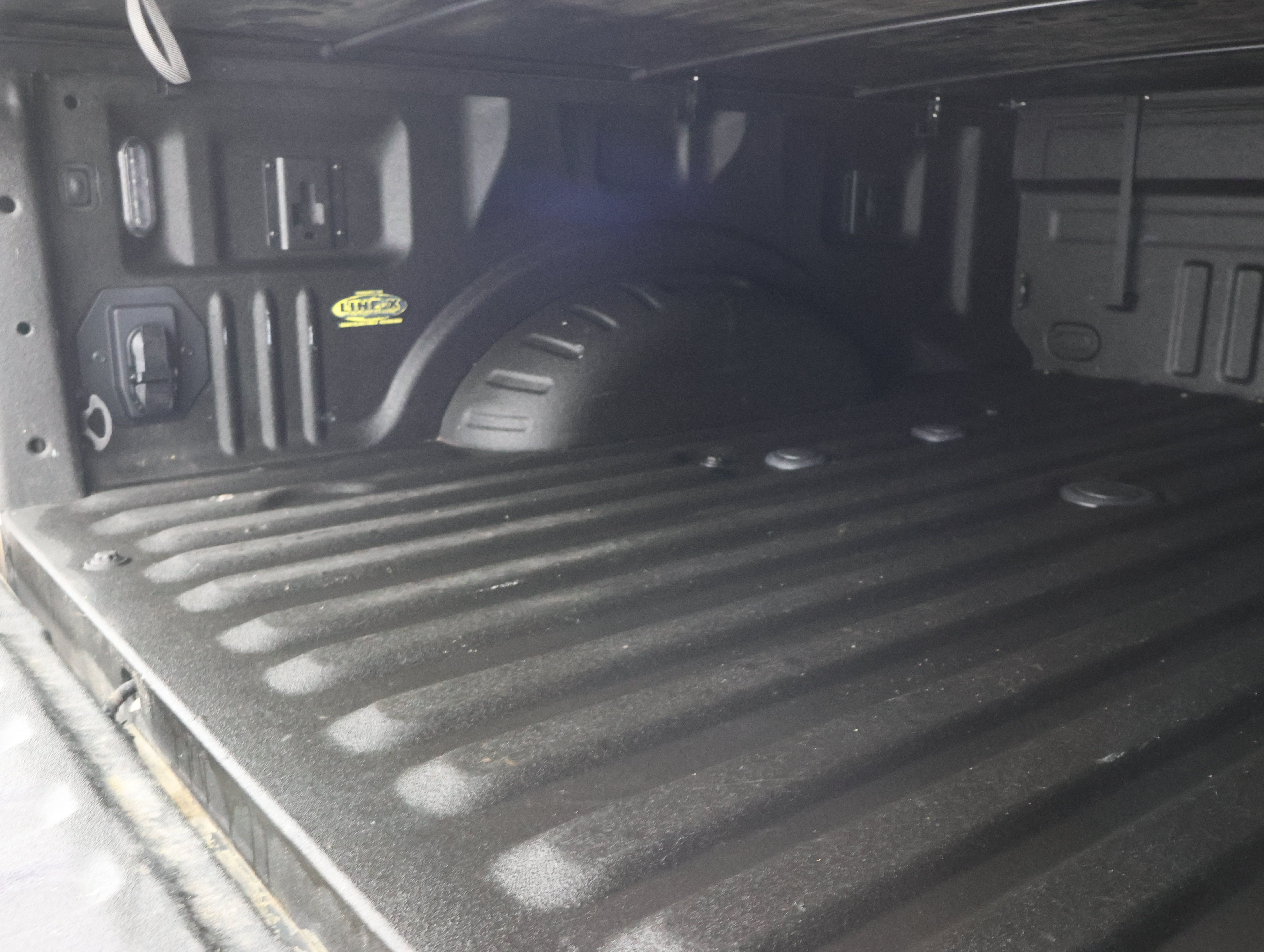 Used 2022 Ford F250 XLT w/ Black Appearance Package AWD/4WD image 5