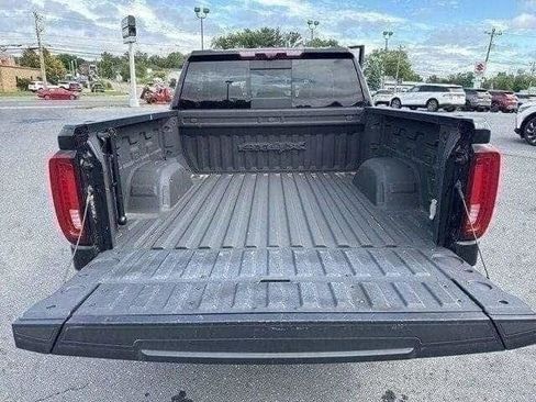 Used 2022 GMC Sierra 1500 AT4X image 18