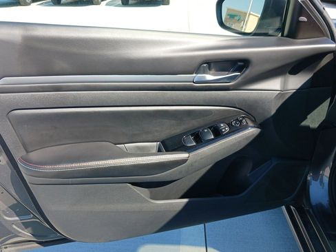 Used 2024 Nissan Altima 2.5 SR w/ SR Premium Package image 14