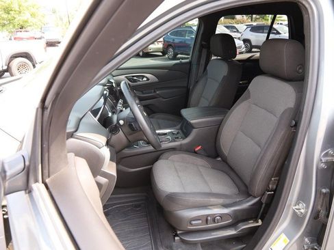 Used 2023 Chevrolet Traverse LT FWD image 10