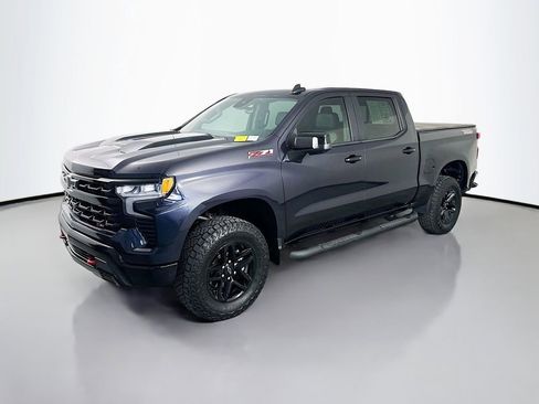 Used 2022 Chevrolet Silverado 1500 LT Trail Boss w/ Convenience Package II AWD/4WD image 3