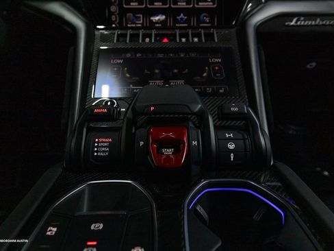 Used 2023 Lamborghini Urus Performante AWD/4WD image 30