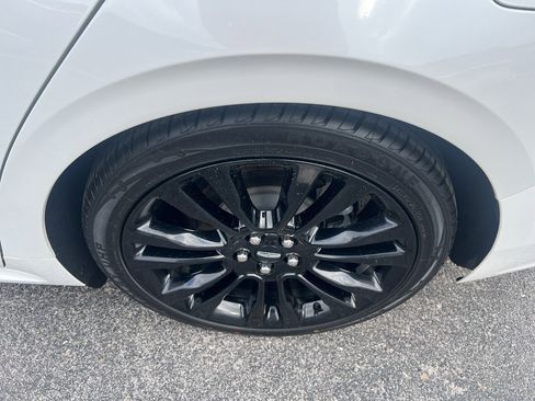 Used 2020 Lincoln Continental Reserve image 11
