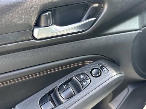 Used 2021 Nissan Altima 2.5 SR w/ SR Premium Package image 10