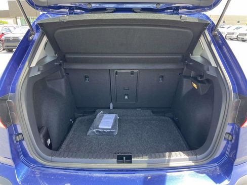 Used 2023 Volkswagen Taos SE w/ Panoramic Sunroof Package FWD image 29