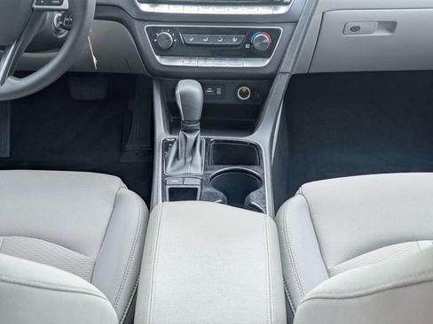 Used 2019 Hyundai Sonata SE FWD image 18