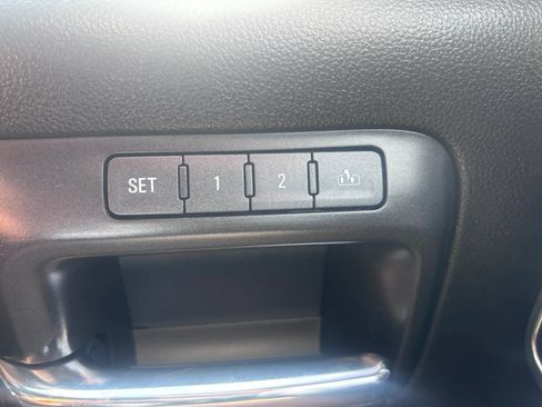 Used 2018 Chevrolet Silverado 1500 LTZ AWD/4WD image 10