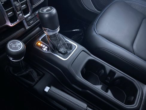 Used 2024 Jeep Wrangler High Altitude image 8