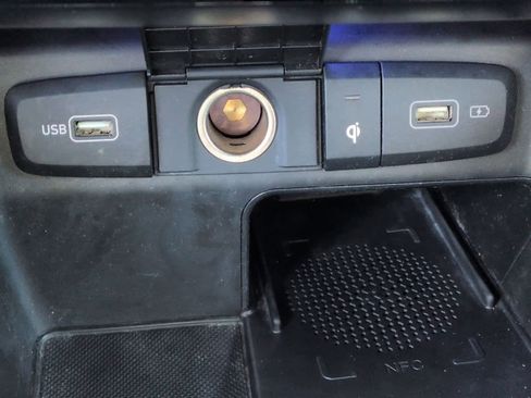 Used 2022 Hyundai Santa Cruz Limited image 34