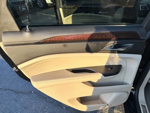 Used 2013 Cadillac SRX Luxury w/ Driver Awareness Package image 17