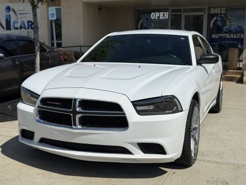 Used 2014 Dodge Charger SE image 1