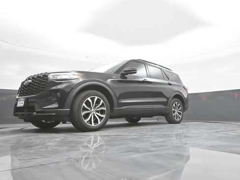 Used 2025 Ford Explorer ST-Line AWD/4WD image 97