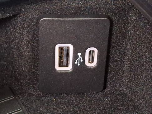 Used 2024 Lincoln Corsair AWD w/ Equipment Group 101A image 22