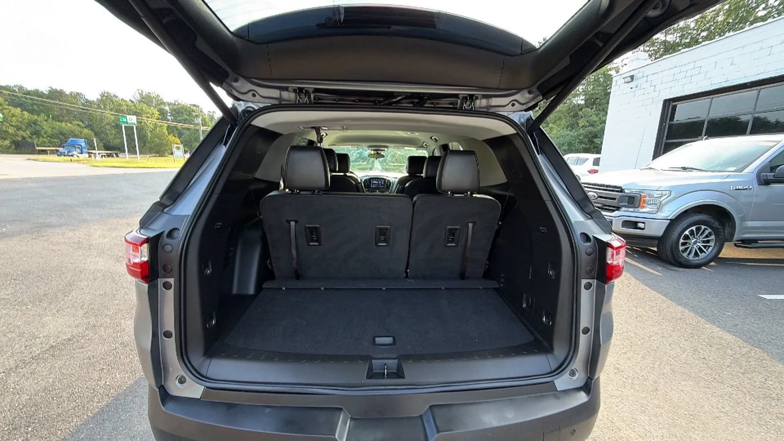 Used 2021 Chevrolet Traverse LT AWD/4WD image 64