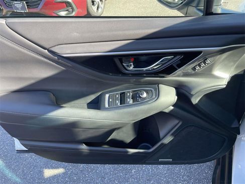 Used 2022 Subaru Outback Limited image 16