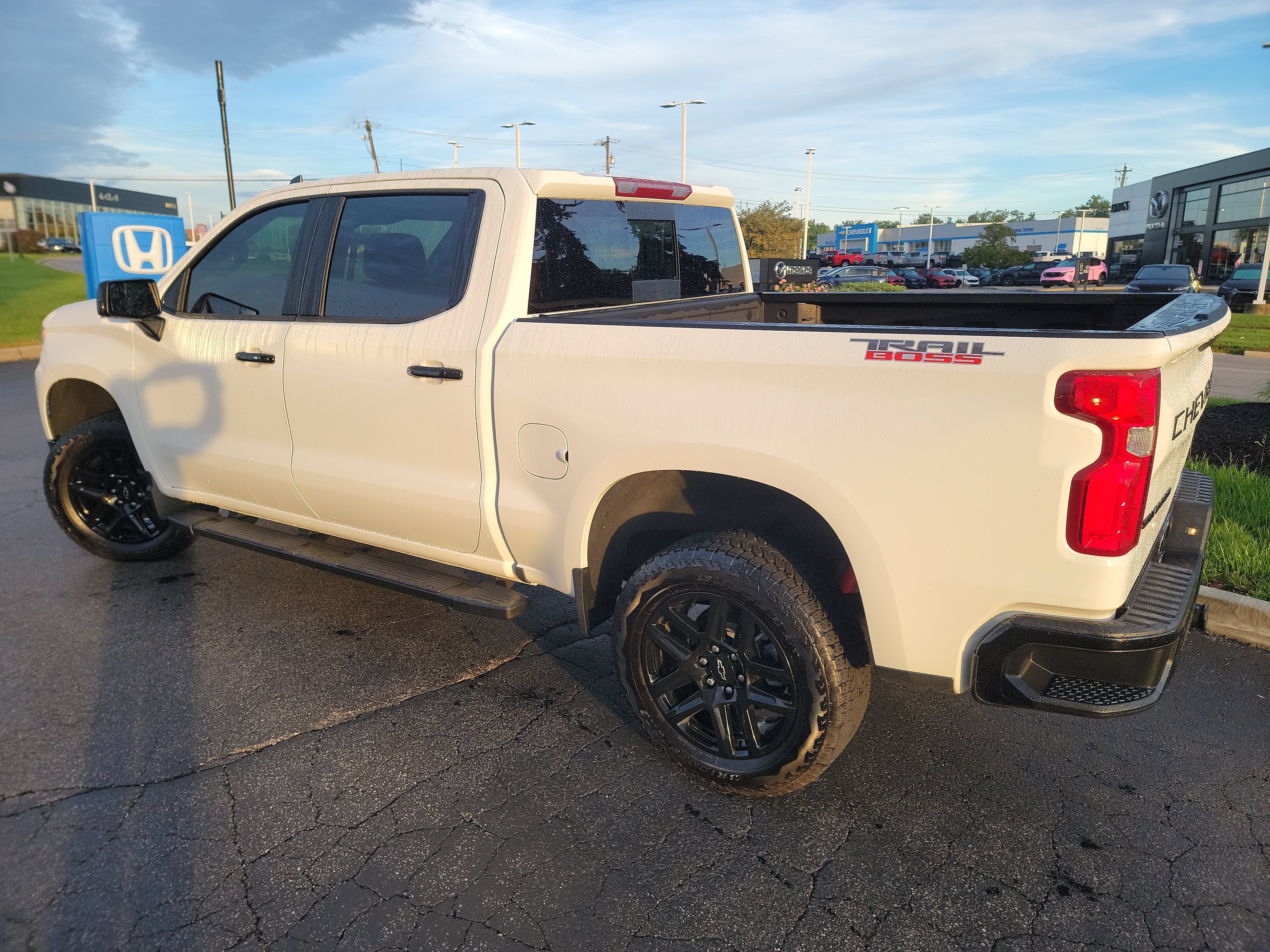 Used 2026 Chevrolet Silverado 1500 LT Trail Boss w/ Convenience Package II AWD/4WD image 6