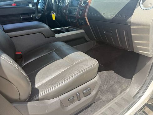 Used 2011 Ford F250 Lariat w/ Lariat Ultimate Pkg AWD/4WD image 16