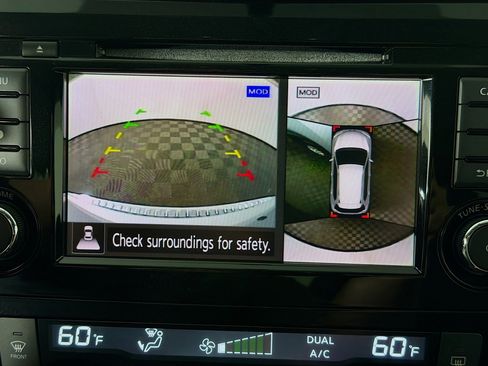 Used 2018 Nissan Rogue SV w/ Premium Package image 17