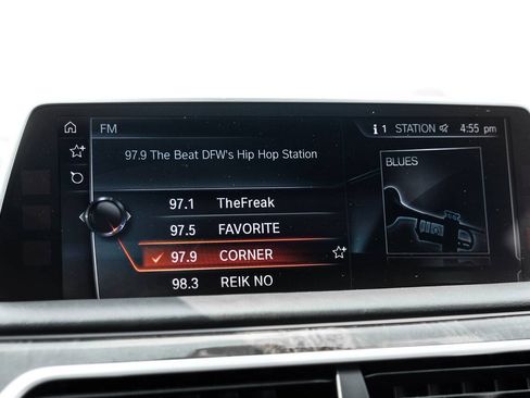 Used 2017 BMW 750i RWD image 39