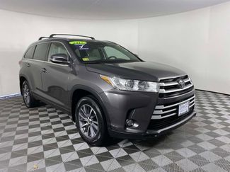 Used 2017 Toyota Highlander XLE video 1