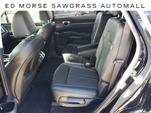 Used 2024 Kia Sorento SX image 12