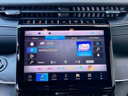 Used 2024 Jeep Grand Cherokee Limited image 33