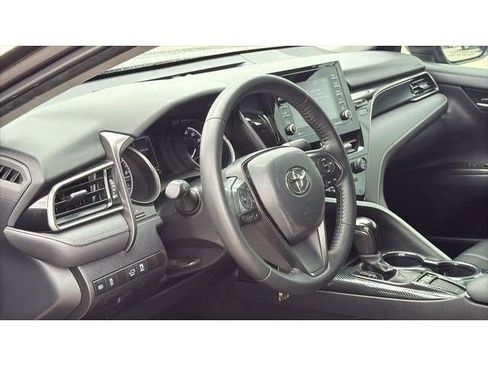Used 2022 Toyota Camry SE FWD image 10
