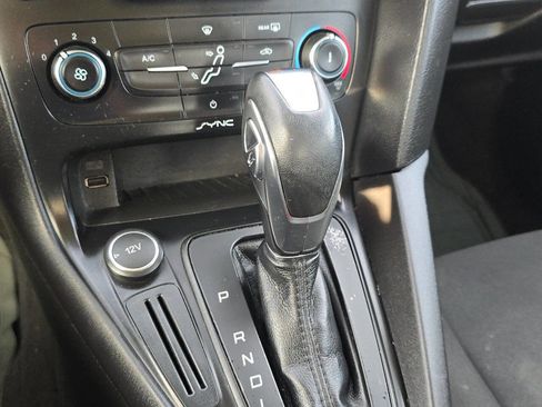 Used 2016 Ford Focus SE image 30