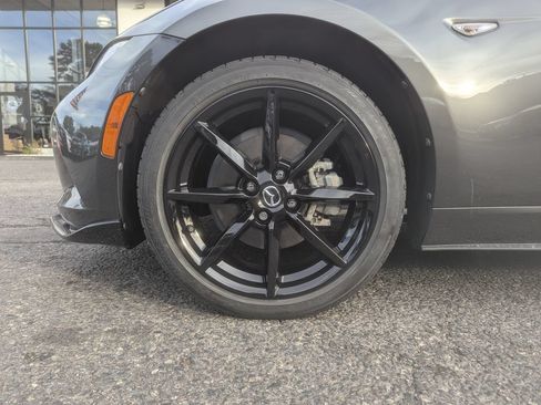 Used 2021 MAZDA MX-5 Miata RF Club RWD image 40