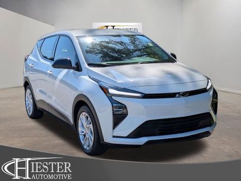 New 2027 Chevrolet Bolt LT FWD image 1