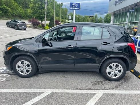 Used 2018 Chevrolet Trax LS FWD image 8