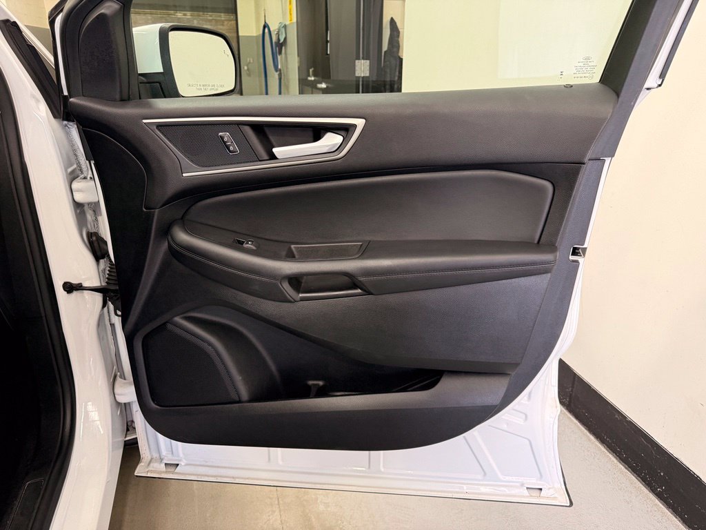 Used 2024 Ford Edge SEL AWD/4WD image 27