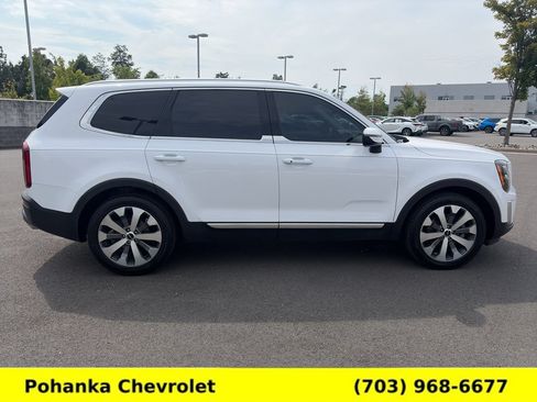 Used 2022 Kia Telluride EX w/ EX Premium Package FWD image 8