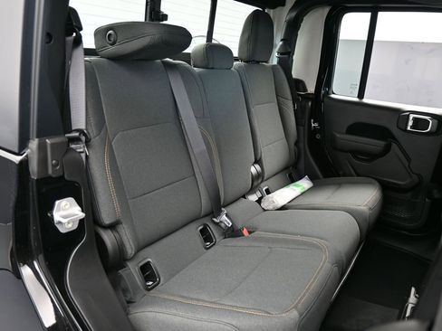 New 2026 Jeep Gladiator Sport image 37