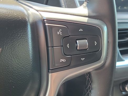 Used 2024 Chevrolet Suburban LT RWD image 28