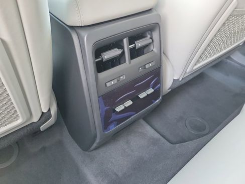 New 2026 Porsche Macan Electric image 18