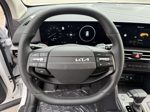 New 2026 Kia Sportage SX image 8