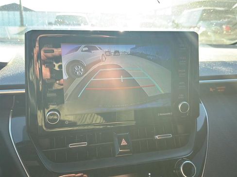 Used 2022 Toyota Corolla SE image 6