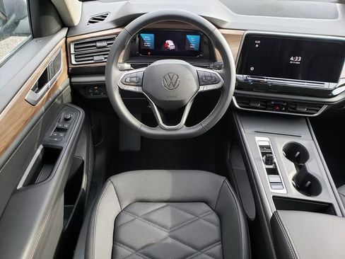 New 2026 Volkswagen Atlas SE image 9