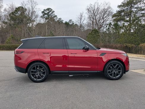 Used 2024 Land Rover Range Rover Sport SE image 4