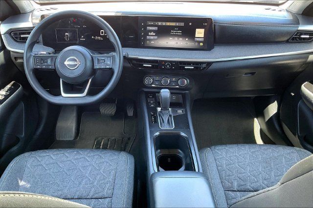 Certified 2025 Nissan Kicks SV FWD image 15
