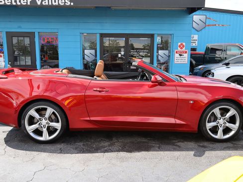 Used 2017 Chevrolet Camaro SS image 3