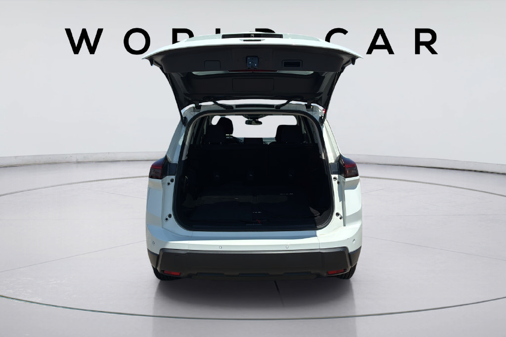 Used 2025 Nissan Rogue S FWD image 18